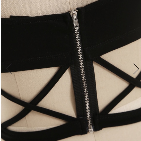 ❤️sexy cutout cami❤️ - Picture 3 of 4